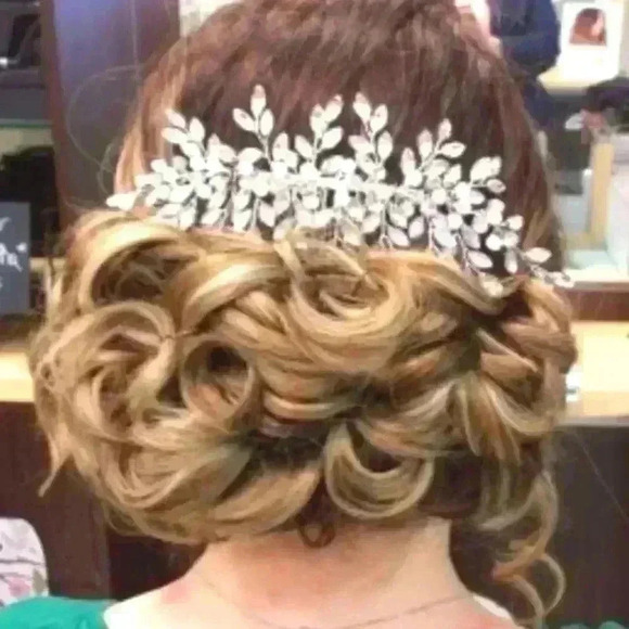 Luxury Bridal Crystal Hair Piece Comb - Picture 1 of 6